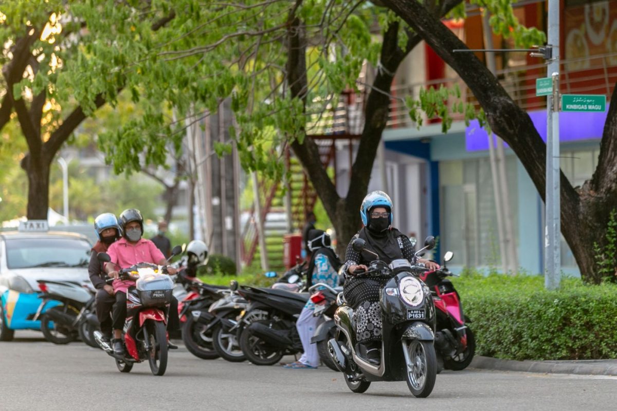 Sécurité et étiquette pour trottinette et vélo en ville