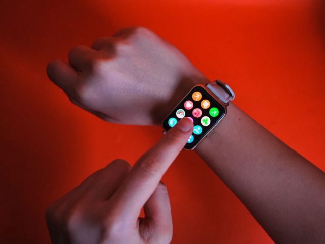 Avis WHOOP : bracelet pour suivi de la récupération et du sommeil